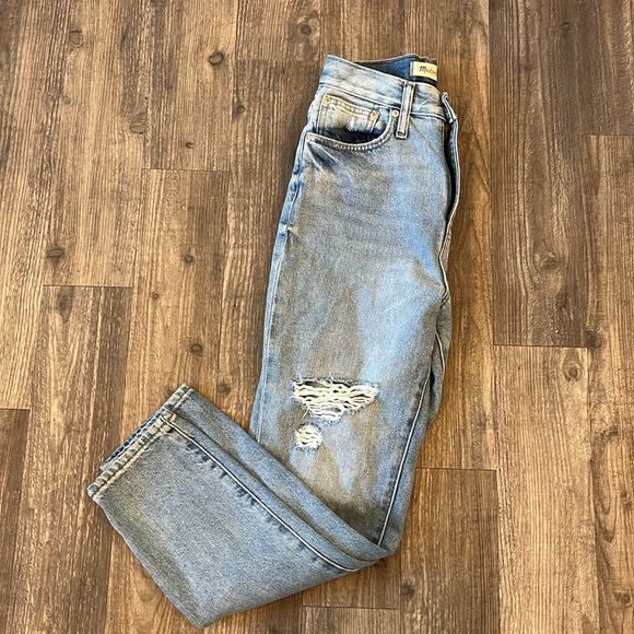 Madewell Distressed The Mom Jean - Picture 7 of 7